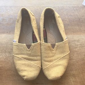NWOT Toms Shoes in Burlap Fabric
